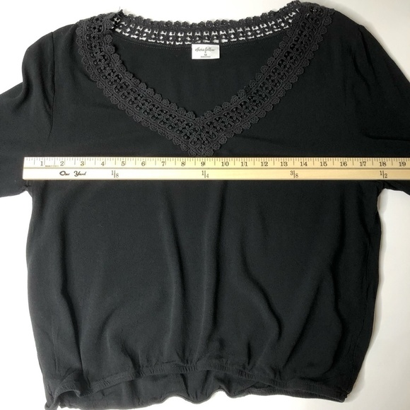 Others Follow Boho Long Sleeve Black Lace V-Neck Hollowed Out Sleeves Size M - Picture 10 of 10